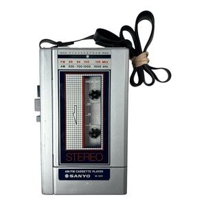 Sanyo Portable Walkman M-G31 FM/AM Radio Cassette Player Vintage Works